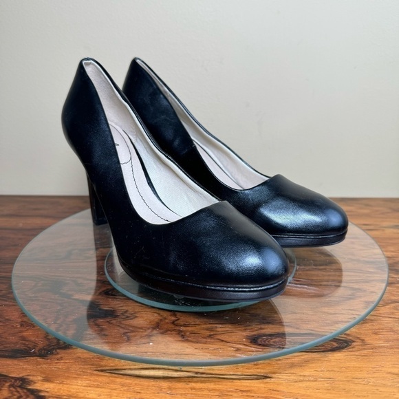 LifeStride Julia Platform Pump in black - Picture 4 of 15